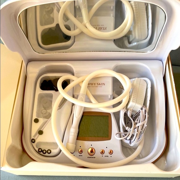Trophy Skin Microdermabrasion Skin Care System - Picture 3 of 3